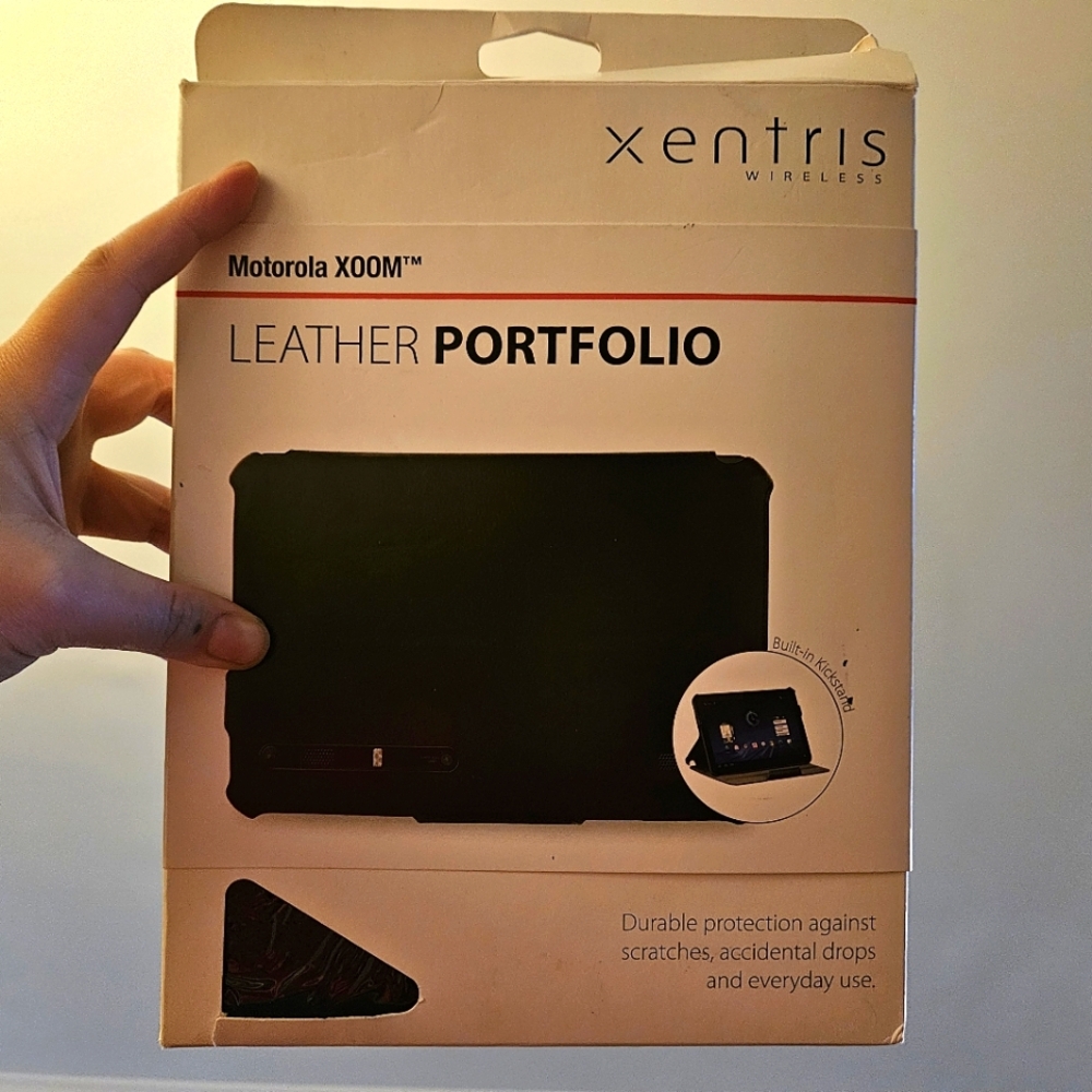 🟣BOGO Xentris Leather Portfolio Black